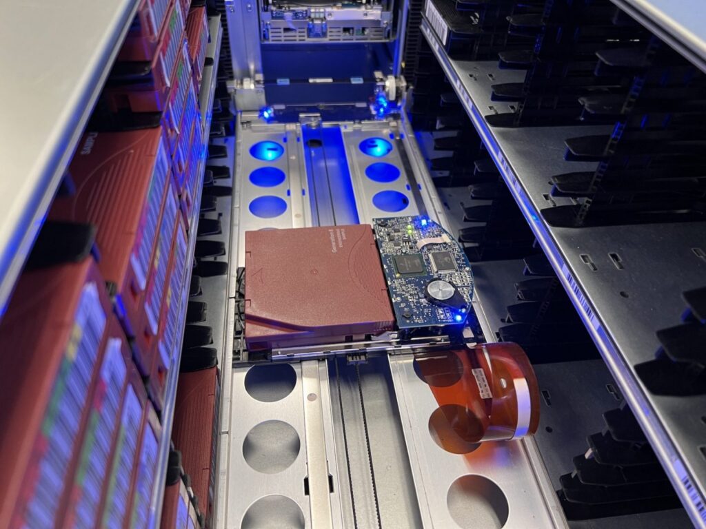 Quantum Scalar Robot Moving Tape to Active Vault Partition